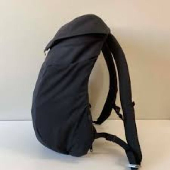 Koala Gear Ergonomic Black Backpack - Picture 2 of 7